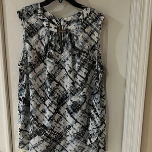 Jones New York Black and White Sleeveless Blouse